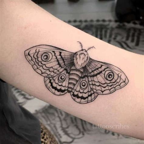 detailed moth tattoo|Moth Tattoo Meaning Revealed (6 Surprising。